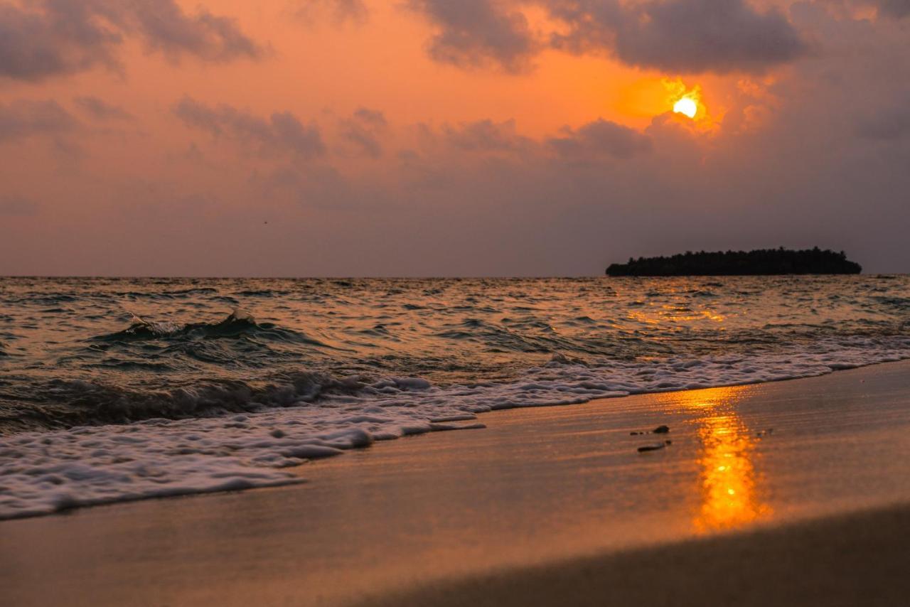 Brickwood Rasdhoo- Beach Front Εξωτερικό φωτογραφία